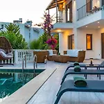 Mediterranean With Private Pool 빌라 *